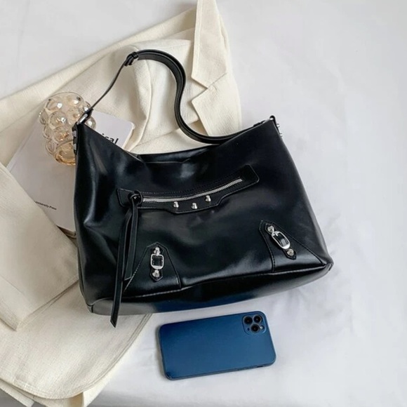 NEW Black Faux Leather Silver Studded Hobo Bag OS - Picture 3 of 6